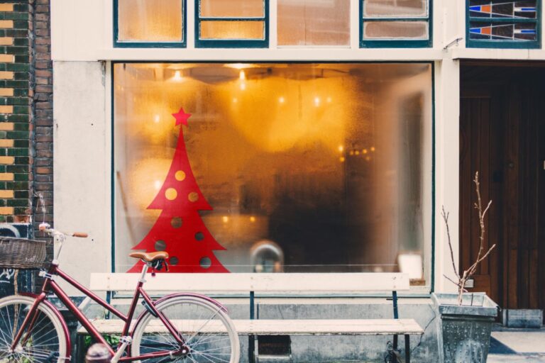 Weihnachtssticker-Rot-Minimal-Weihnachtsbaum